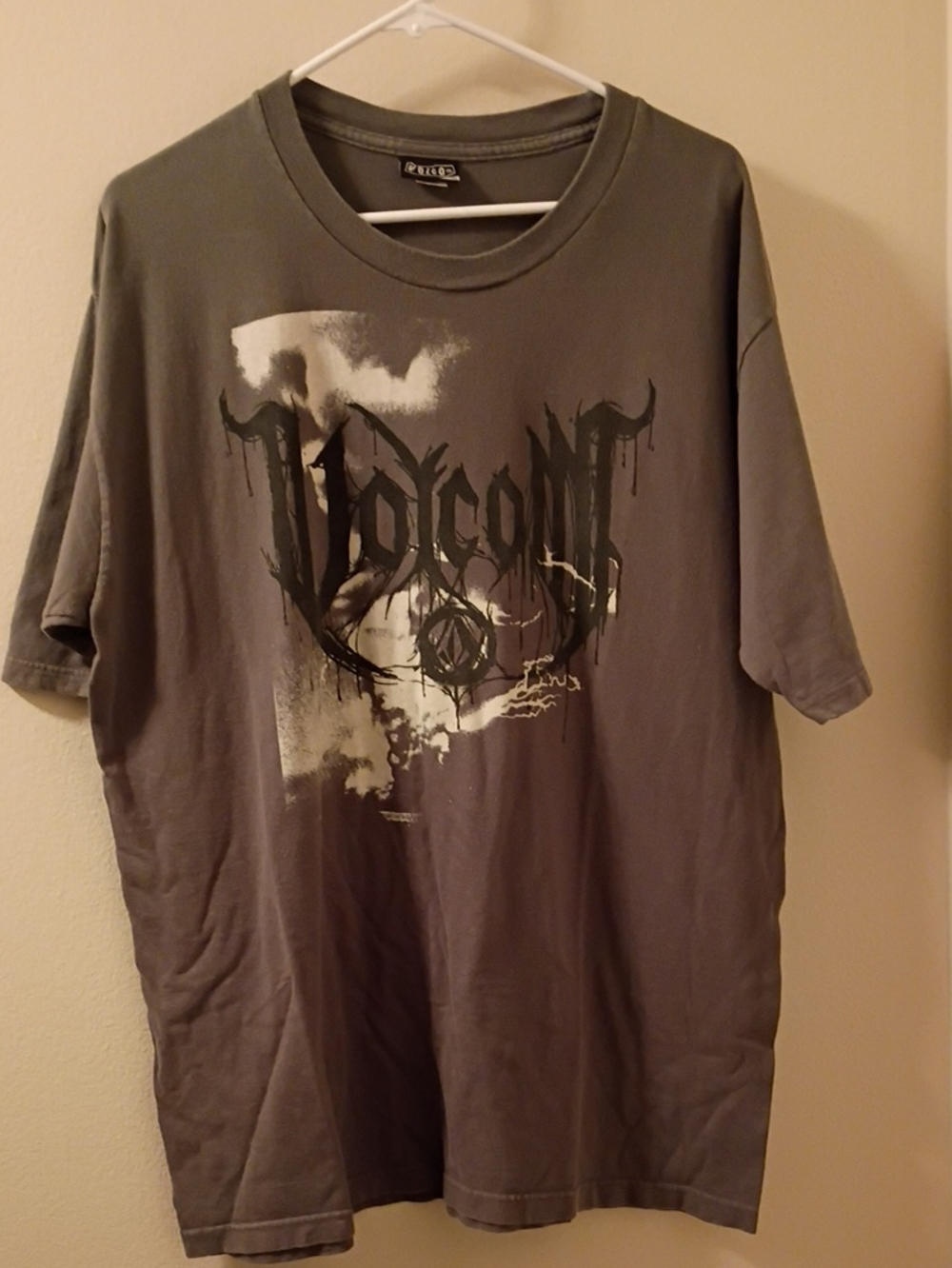 Volcom Men’s Gray Graphic 90's T-shirt Vintage Faded In great Shape